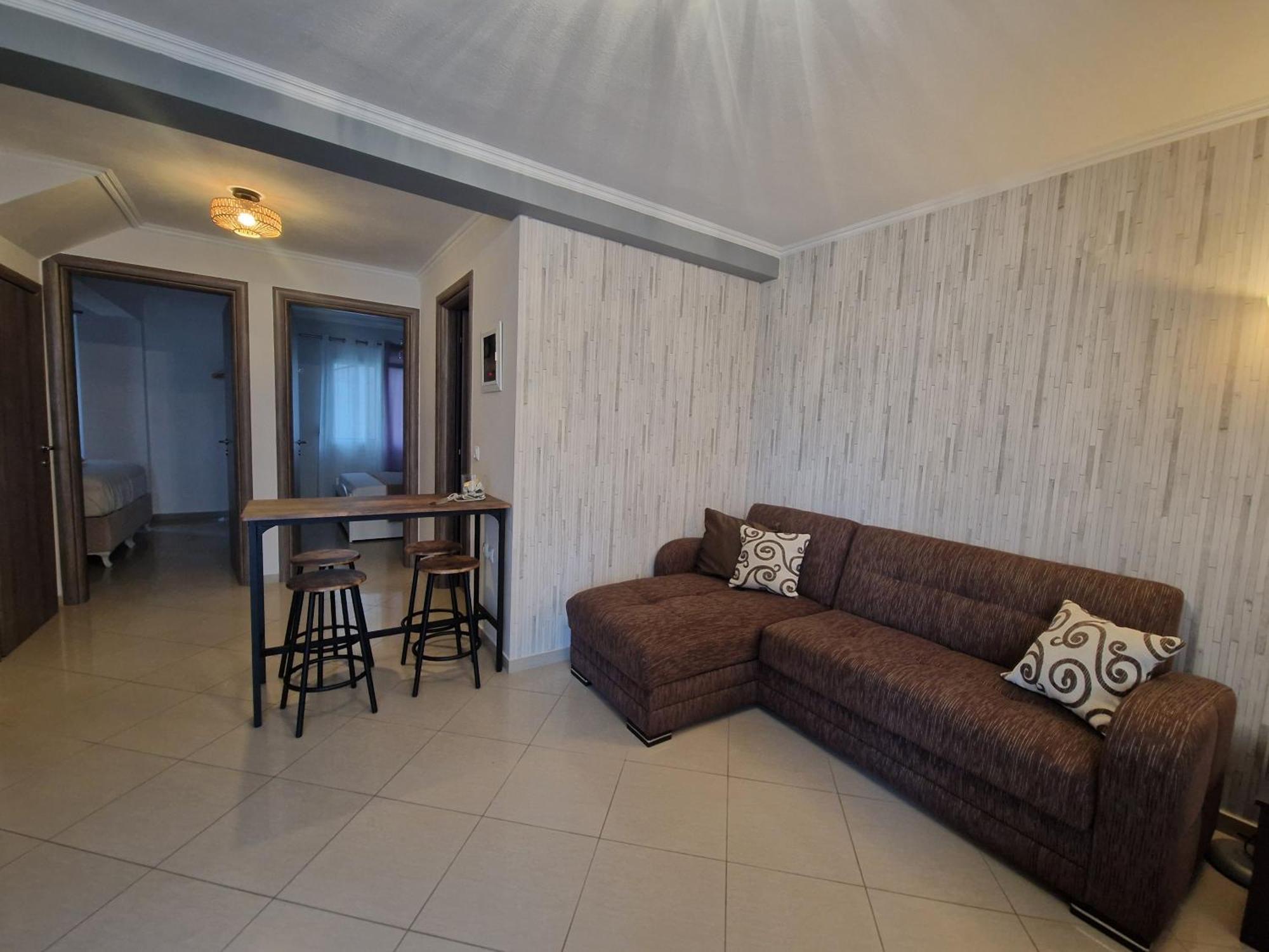 Iro Apartments Néa Péramos Buitenkant foto